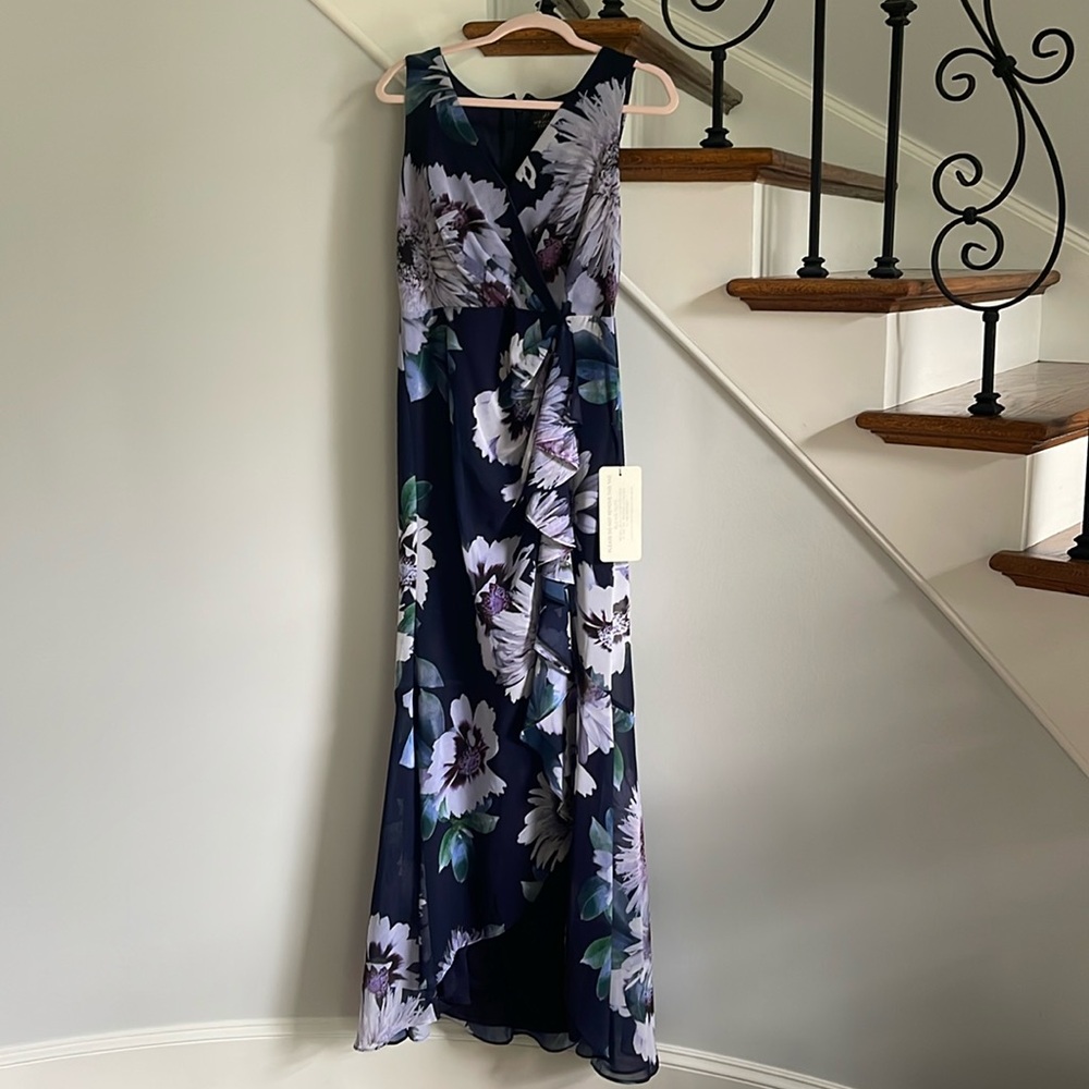 Adrianna Papell Dress! Perfect for dress for a wedding guest.